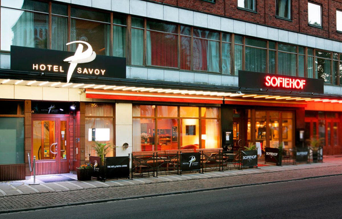 Savoy_Facade_Night_1000x640.jpg