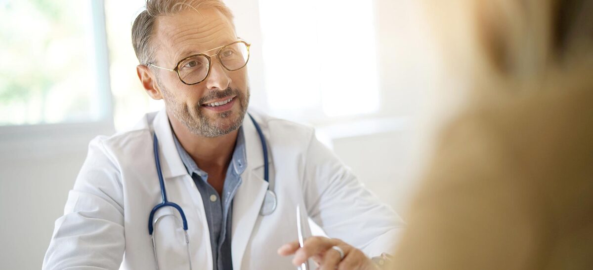 Sjukskrivning Doktor-med-patient.jpg