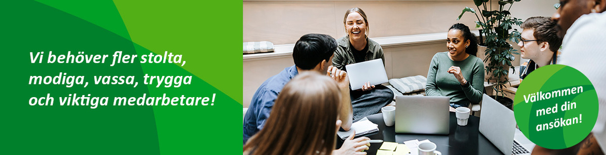 Grupp kollegor samarbetar