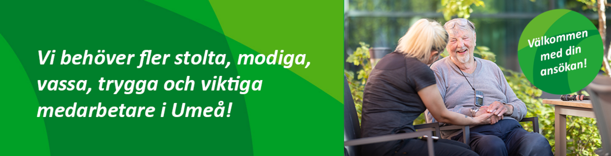 Vårdbiträde och äldre man skrattar