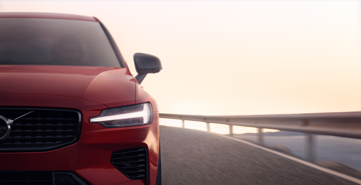 volvo_RECHARGE_1170x600.jpg