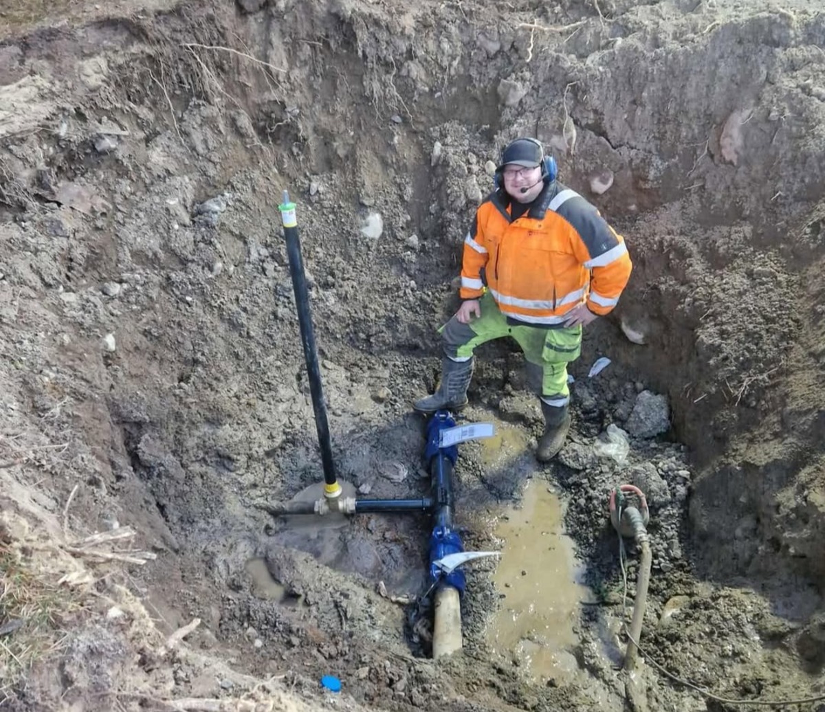 Bild på en anläggningsarbetare i en grop