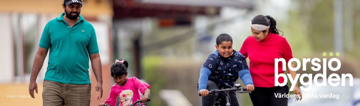 Familj barn på cykel.png